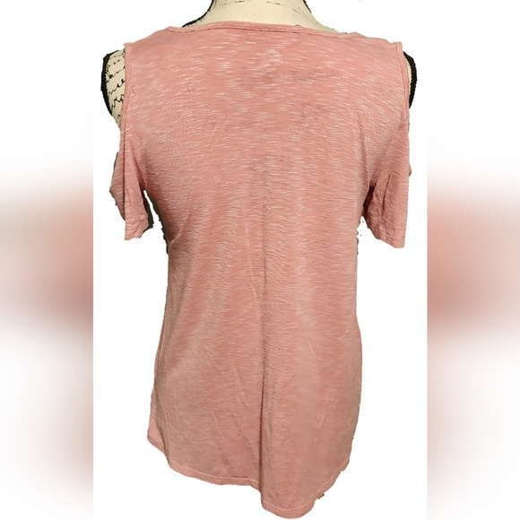 SO Cold Shoulder top - Picture 3 of 4